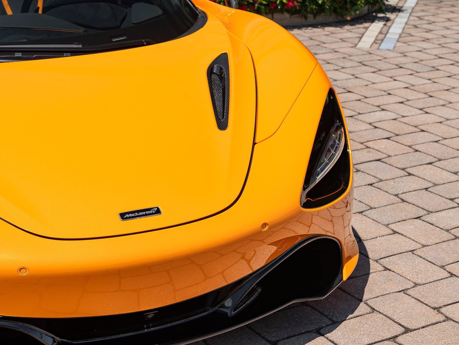 Used 2022 McLaren 720S Performance photo 13