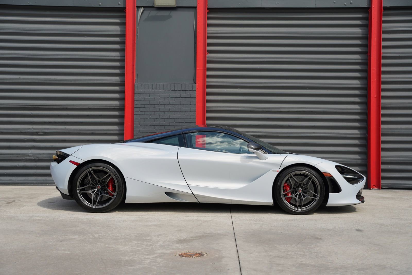 Used 2018 McLaren 720S photo 10