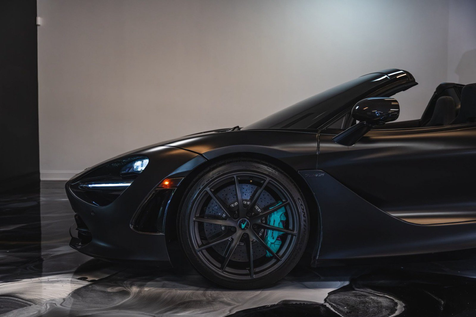 Used 2020 McLaren 720S Performance photo 11