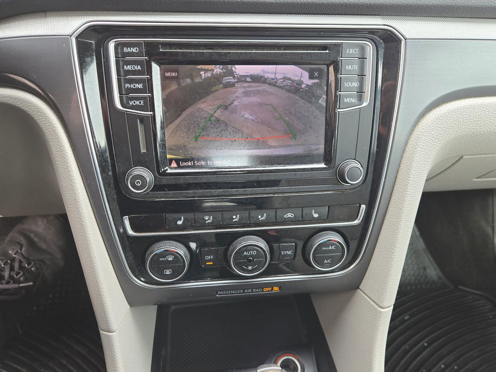 2017 Volkswagen Passat 1.8T R-Line