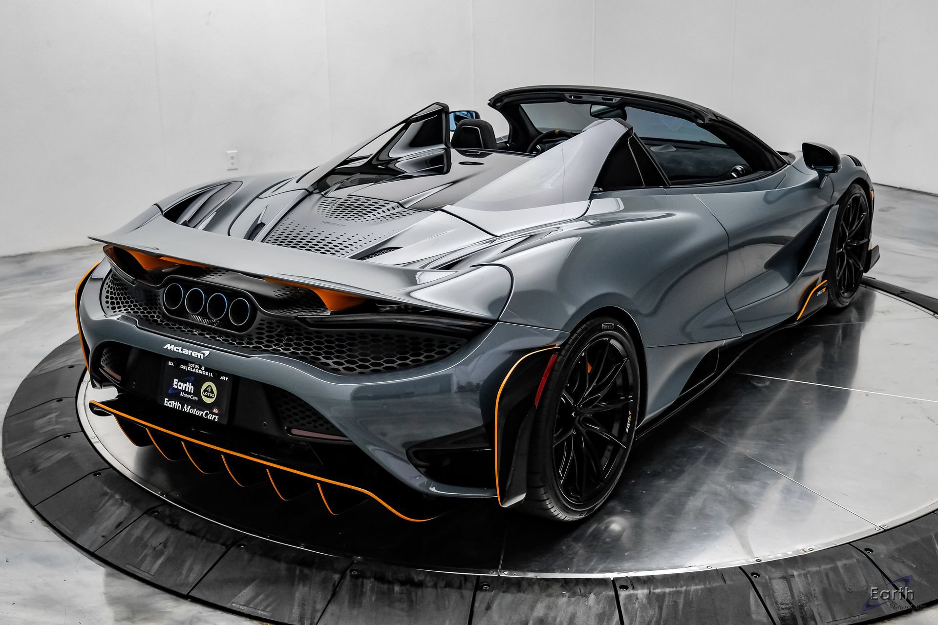 Used 2022 McLaren 765LT photo 25
