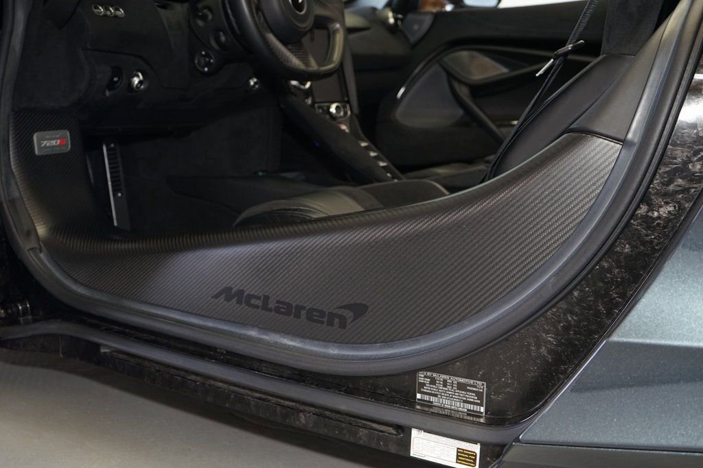 Used 2020 McLaren 720S Spider photo 28