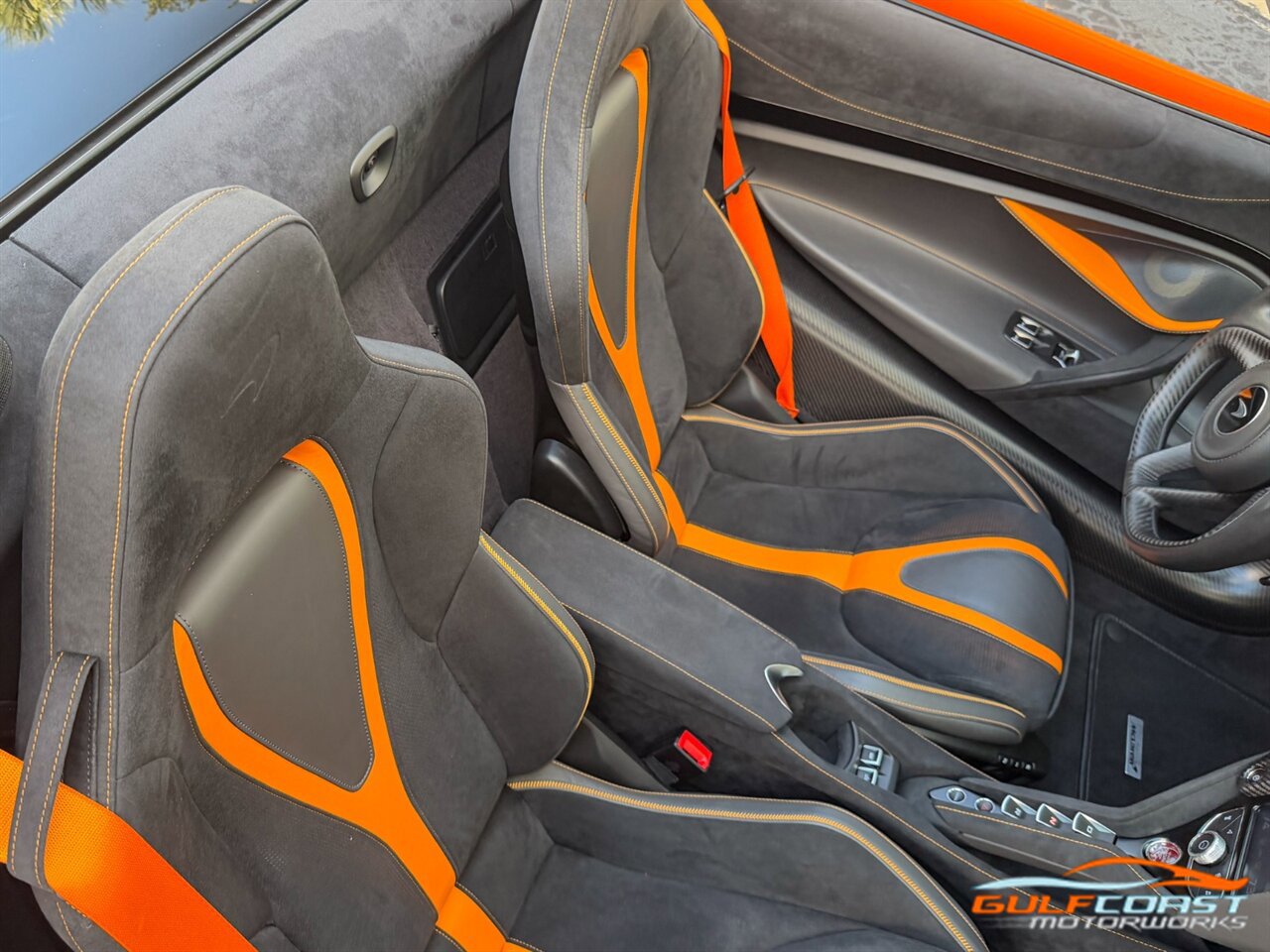 Used 2022 McLaren 720S Performance photo 32