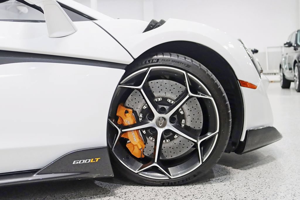 Used 2020 McLaren 600LT Spider photo 17