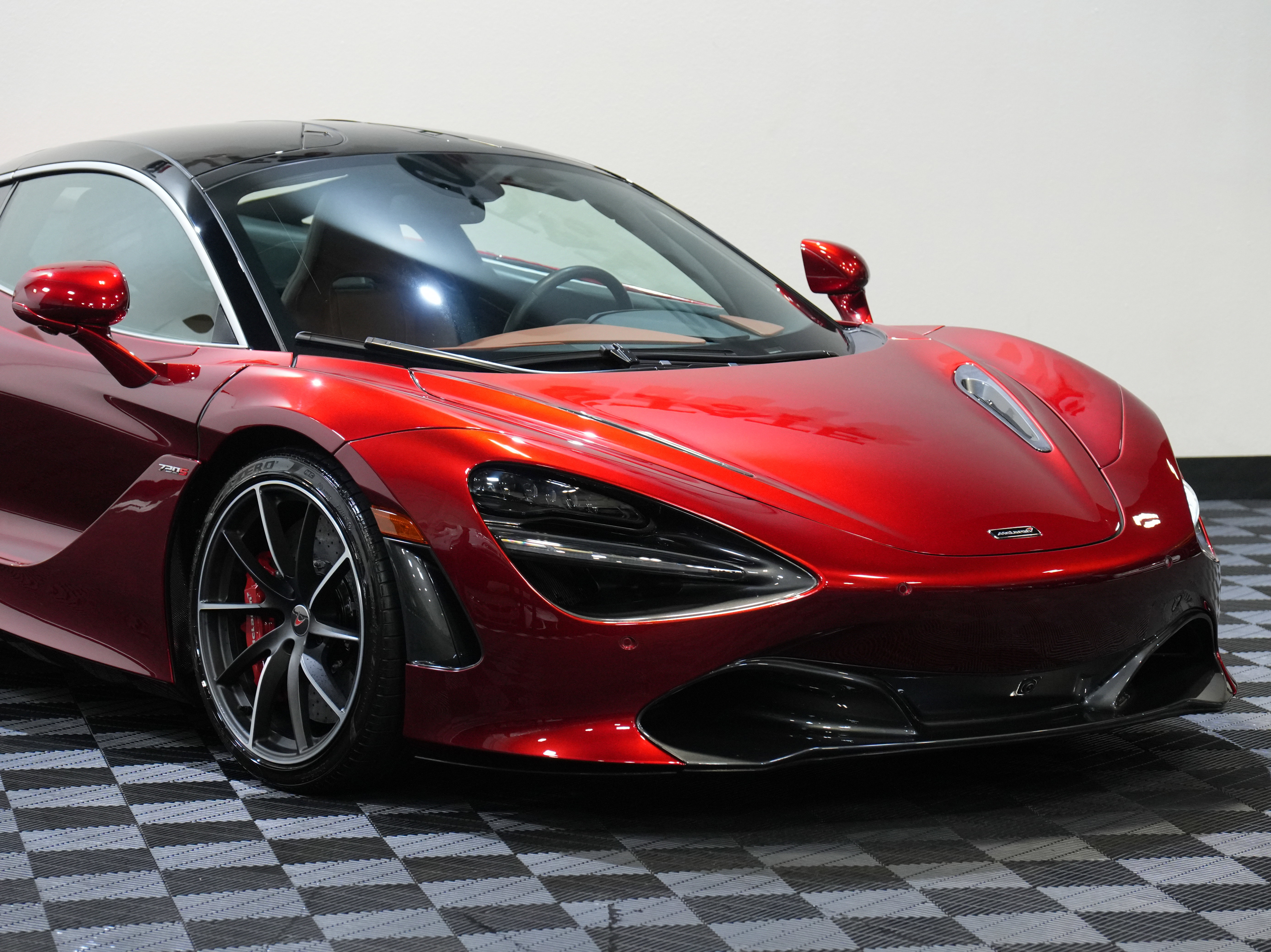 Used 2018 McLaren 720S photo 9