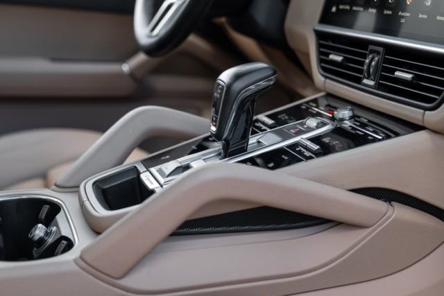 2022 Porsche Cayenne Platinum Edition