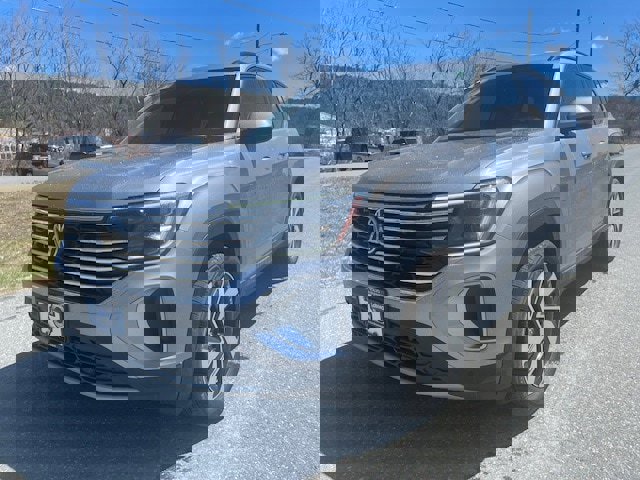 Used 2025 Volkswagen Atlas SE