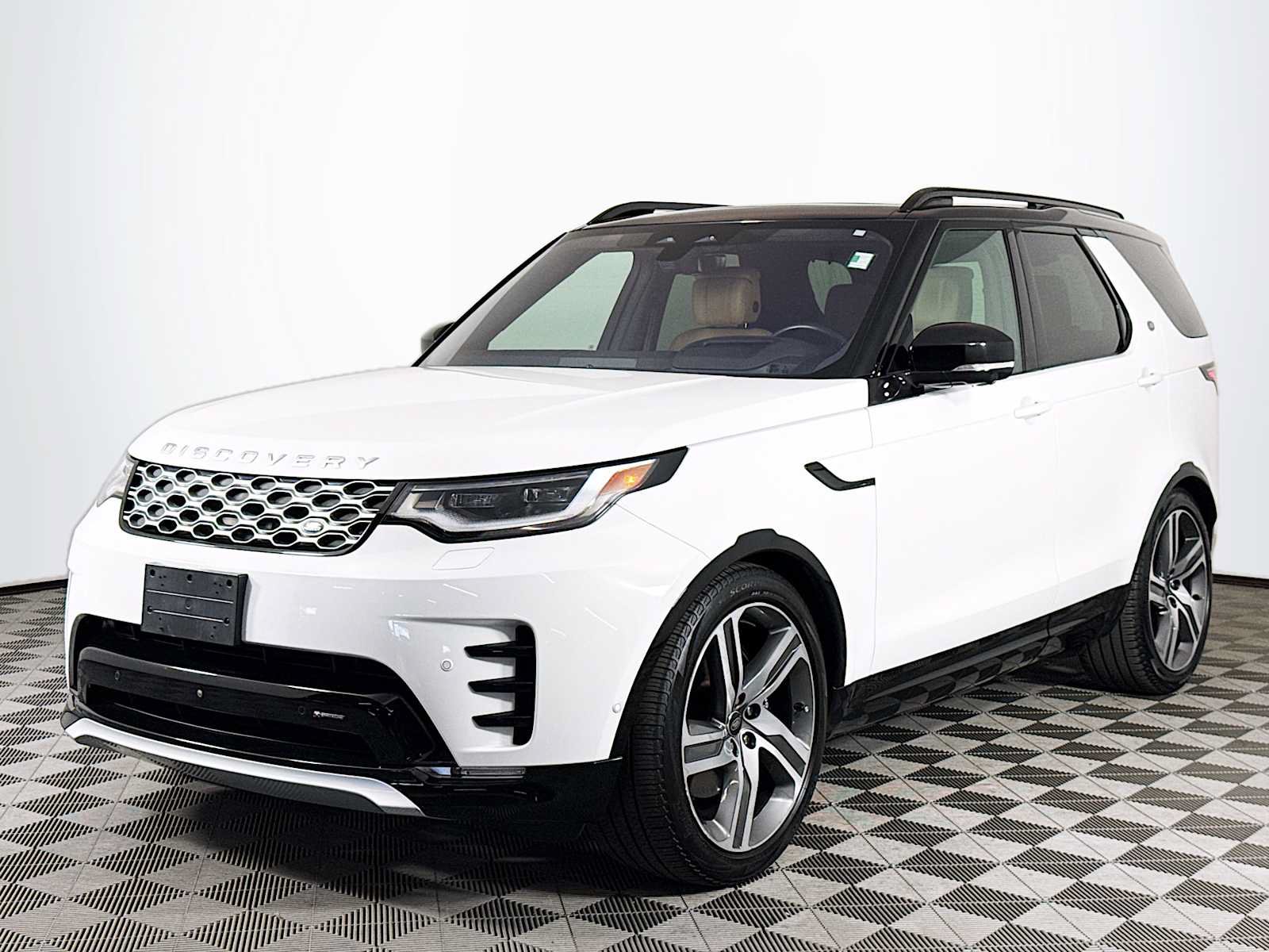 Used 2023 Land Rover Discovery Metropolitan Edition