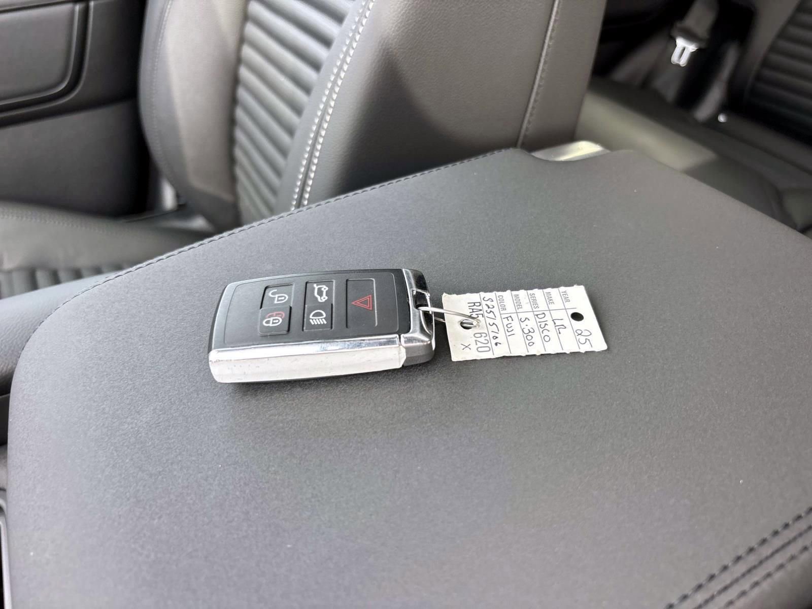 2025 Land Rover Discovery S