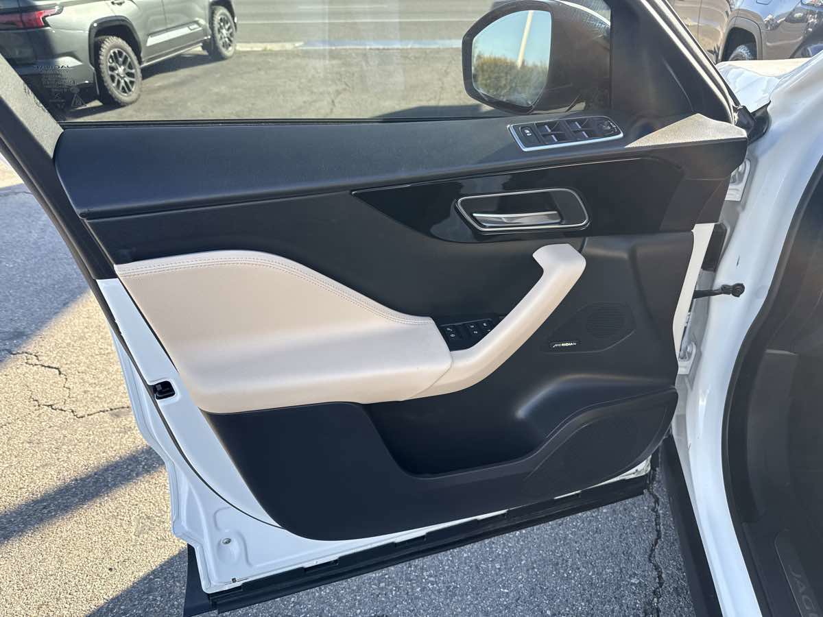 2018 Jaguar F-PACE Premium