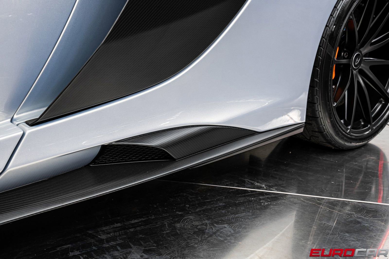 Used 2016 McLaren 675LT Spider photo 21