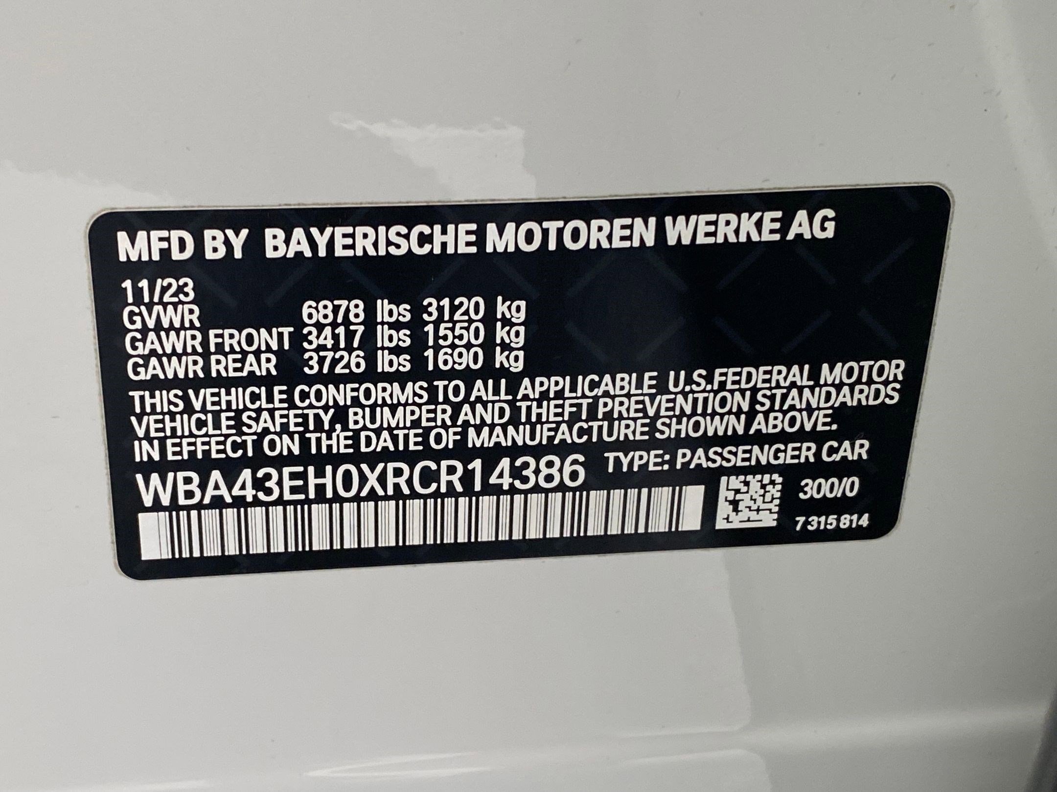 2024 BMW 750e xDrive
