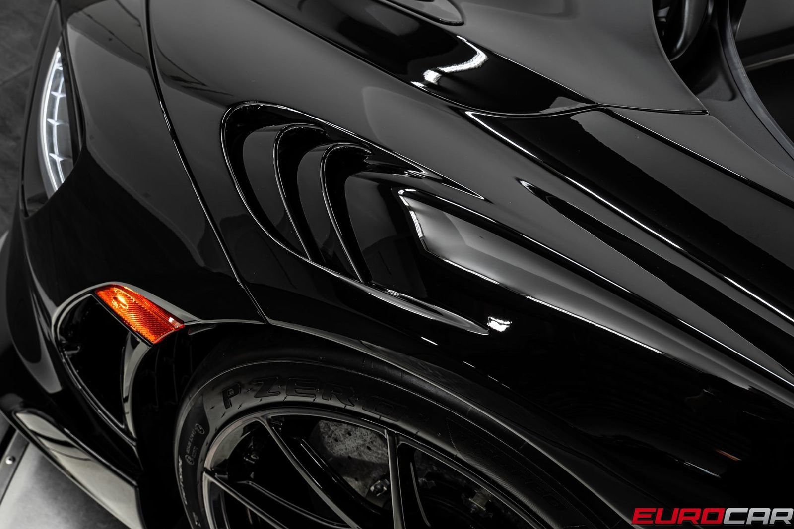 Used 2022 McLaren 765LT photo 18