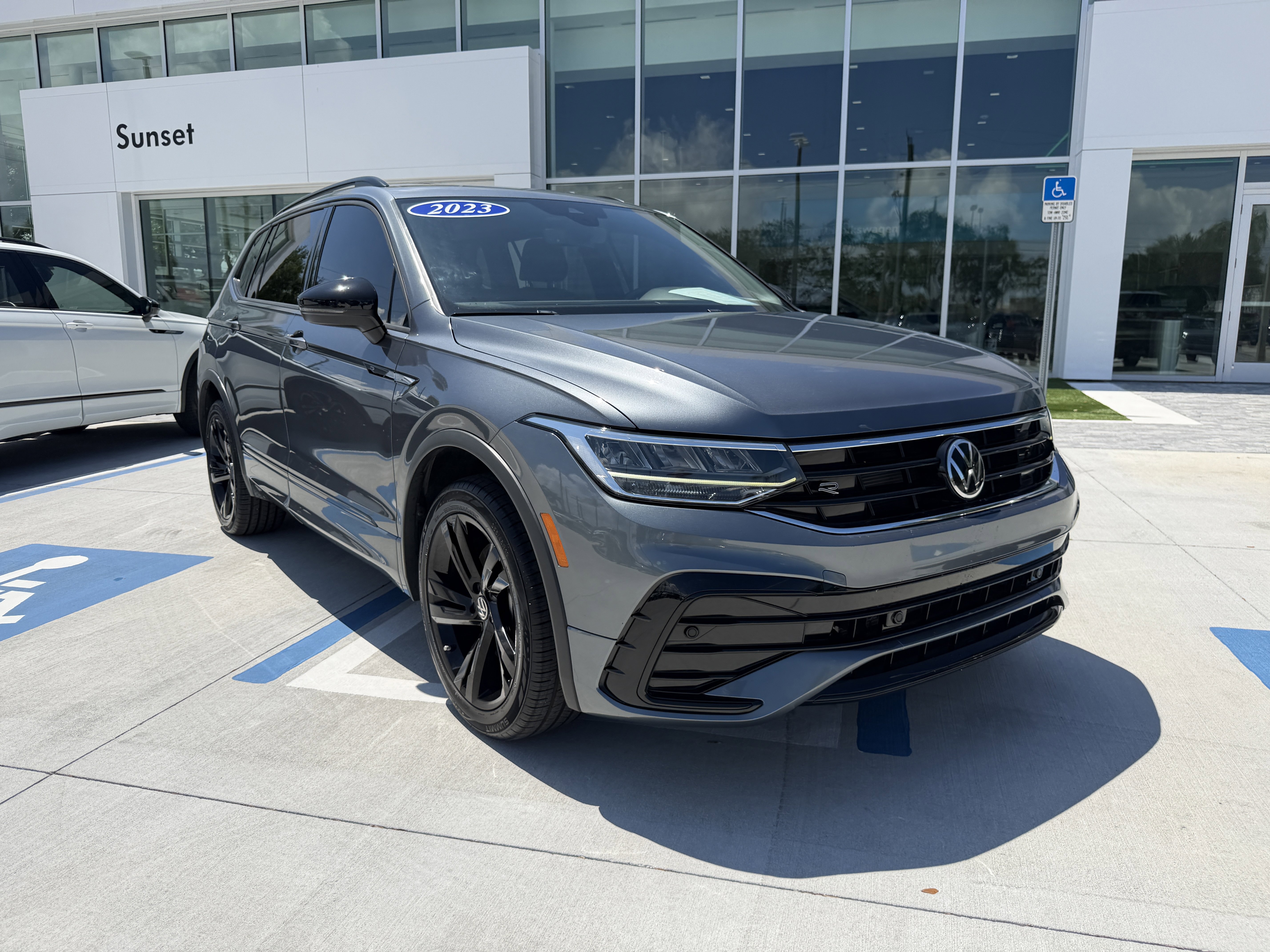 Used 2023 Volkswagen Tiguan SE R-Line
