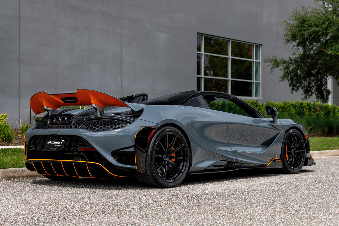 Used 2022 McLaren 765LT photo 13