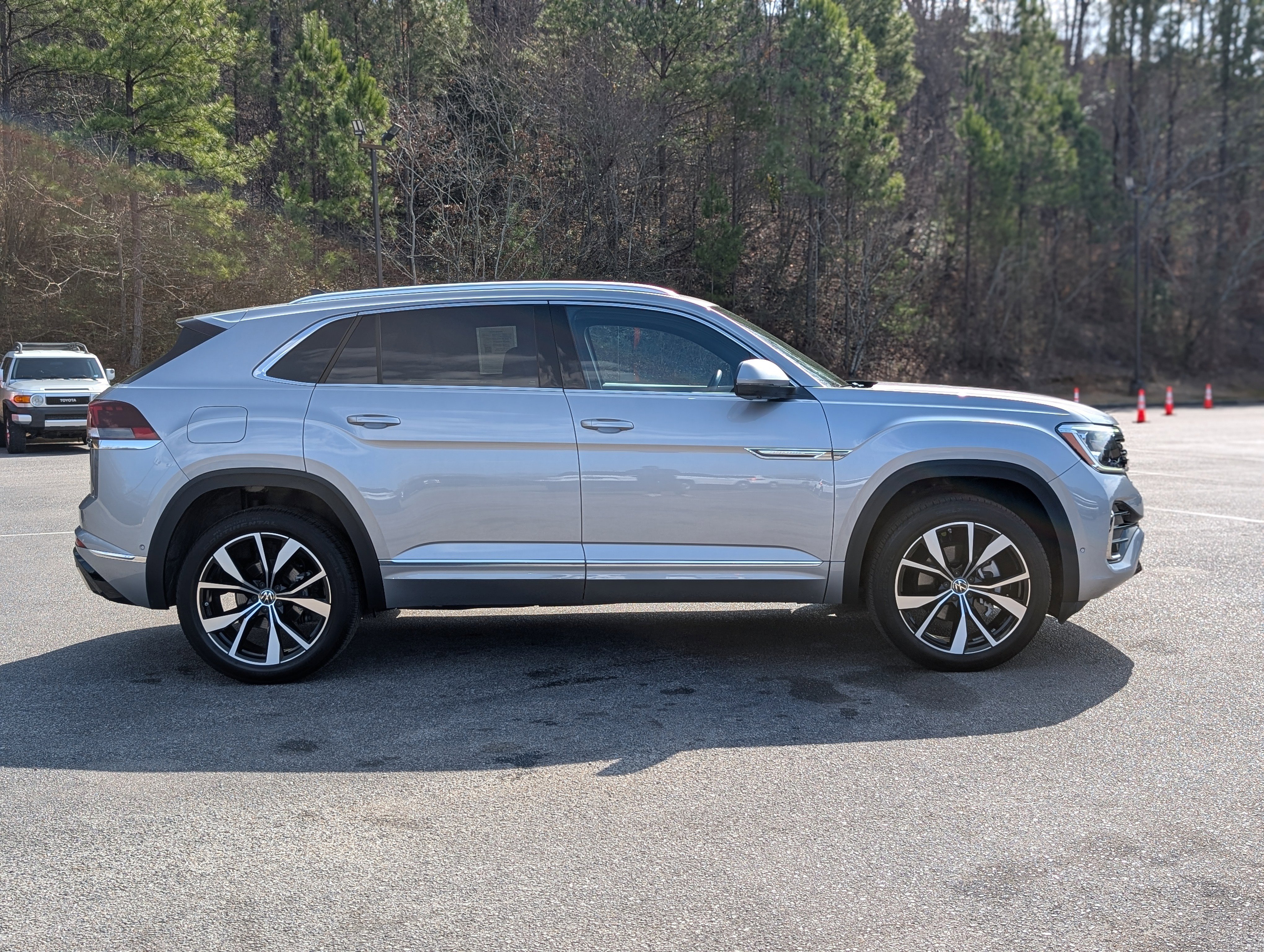 2024 Volkswagen Atlas Cross Sport SEL Premium R-Line
