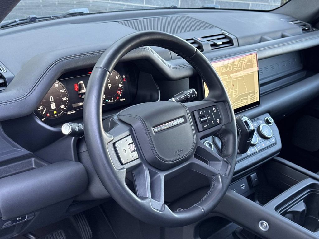 2023 Land Rover Defender 130 X-Dynamic SE