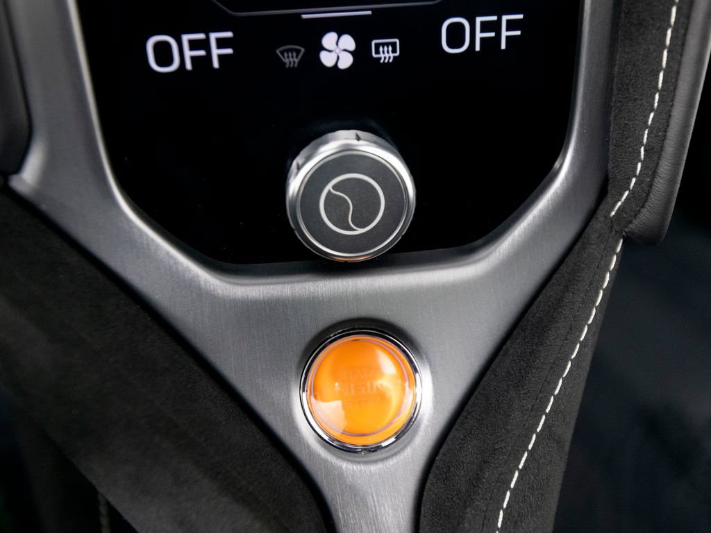 Used 2025 McLaren 750S photo 21