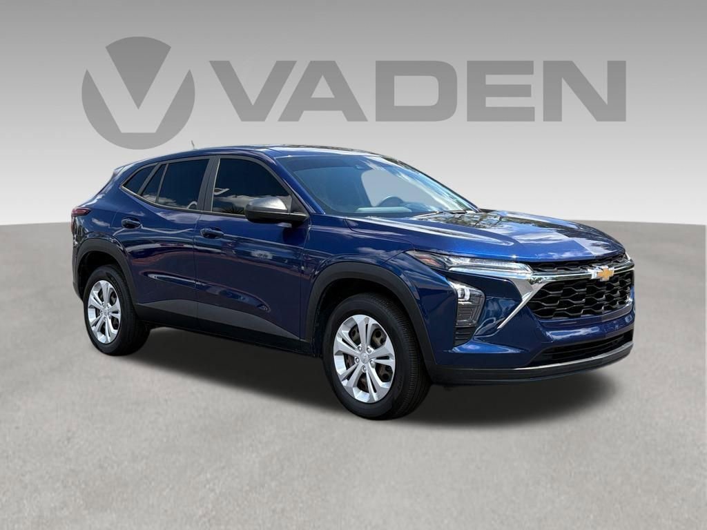 Used 2024 Chevrolet Trax LS w/ Driver Confidence Package
