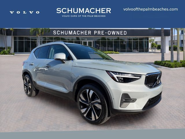 Certified 2025 Volvo XC40 B5 Ultra