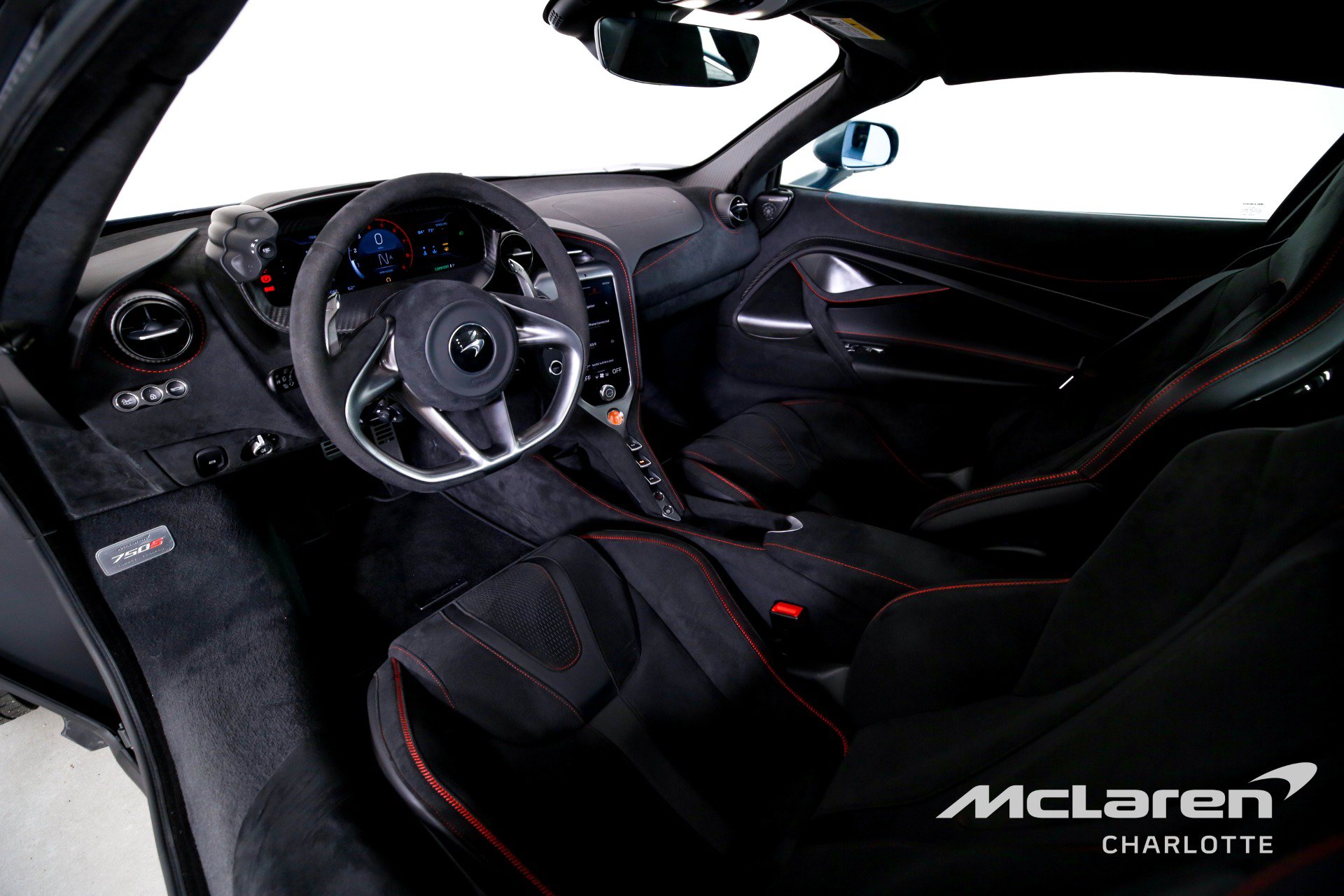Used 2025 McLaren 750S photo 13