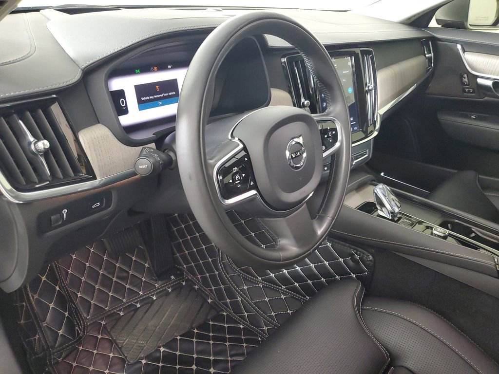 2022 Volvo S90 B6 Inscription