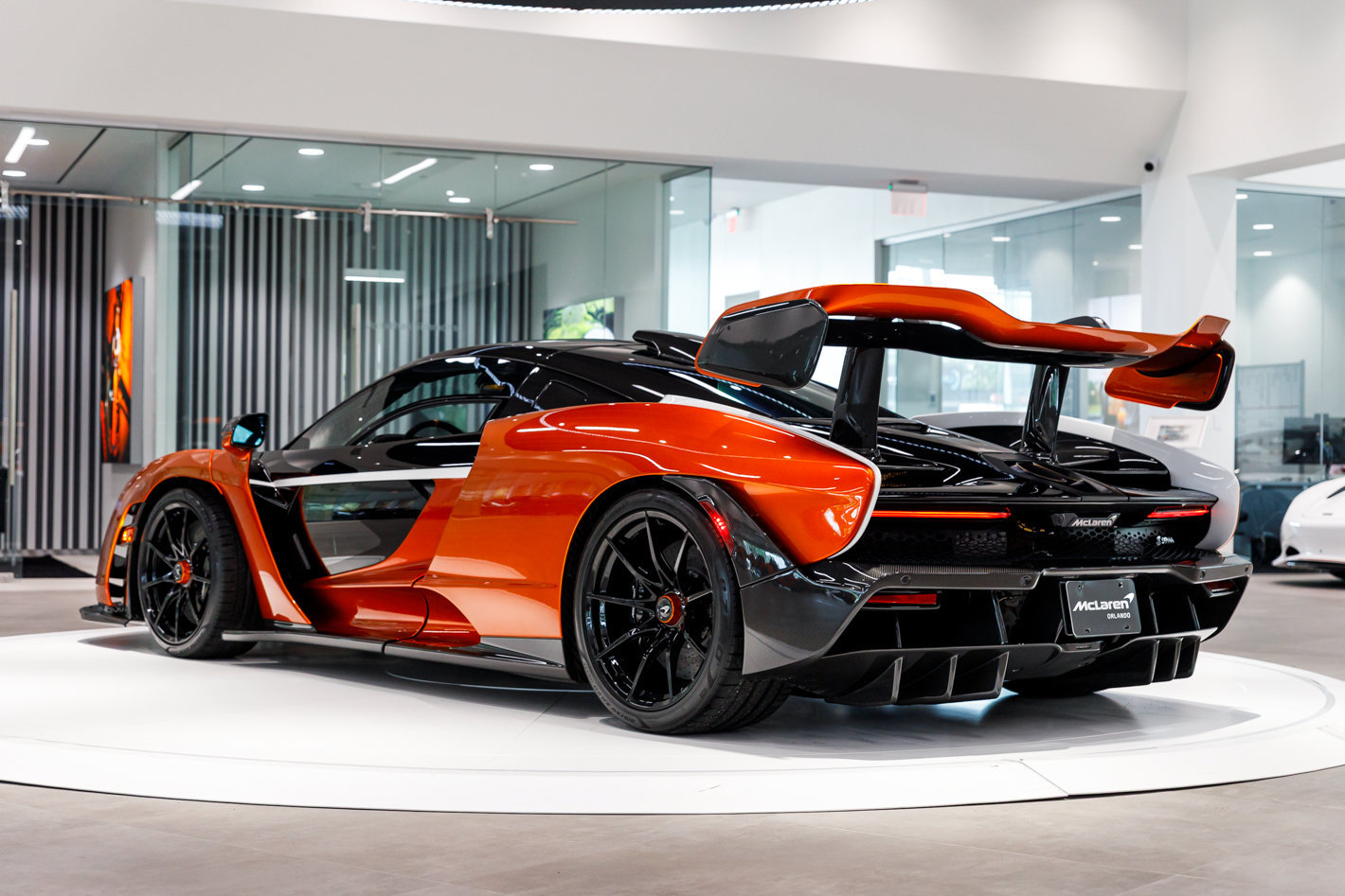 Used 2019 McLaren Senna photo 37