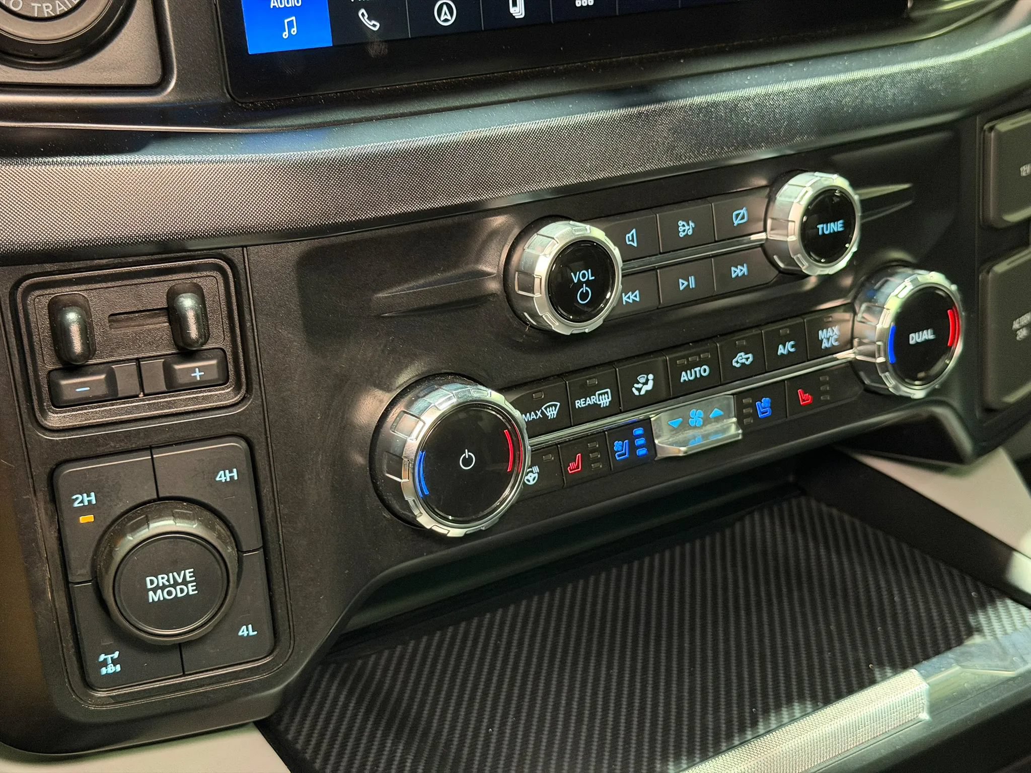 2024 Ford F-250 Super Duty Limited - Photo 30