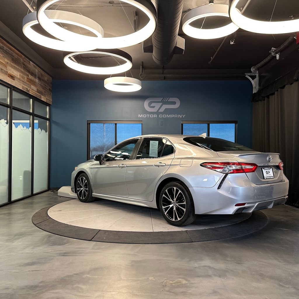 2019 Toyota Camry SE