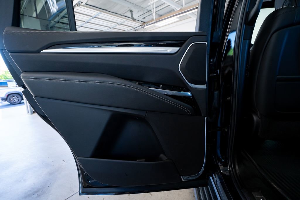 2025 Cadillac Escalade Sport