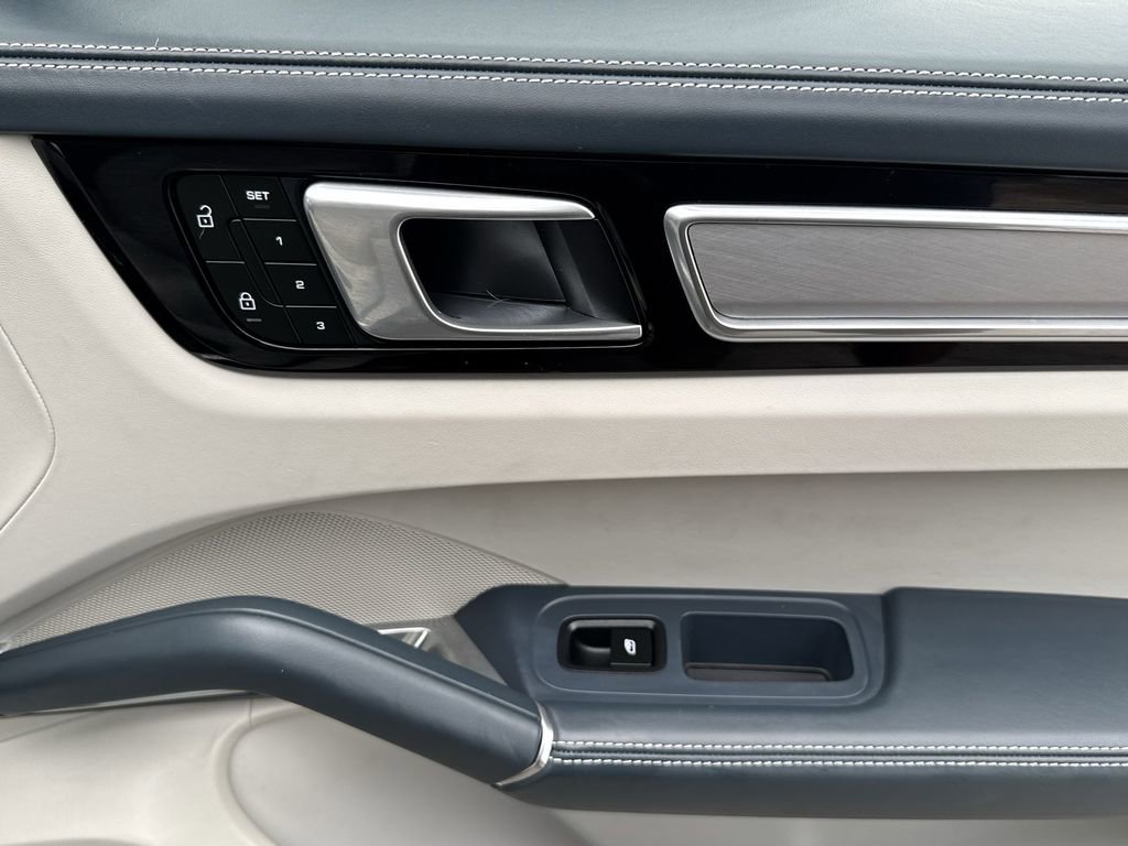 2023 Porsche Cayenne Turbo S