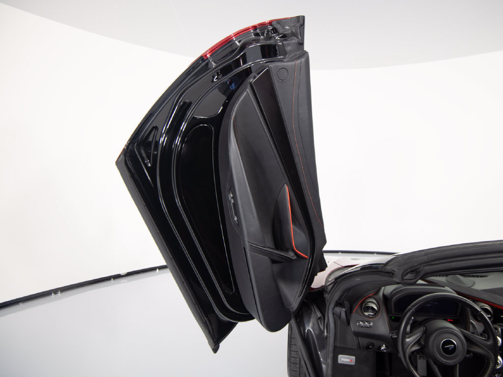 Used 2022 McLaren 720S Luxury photo 11