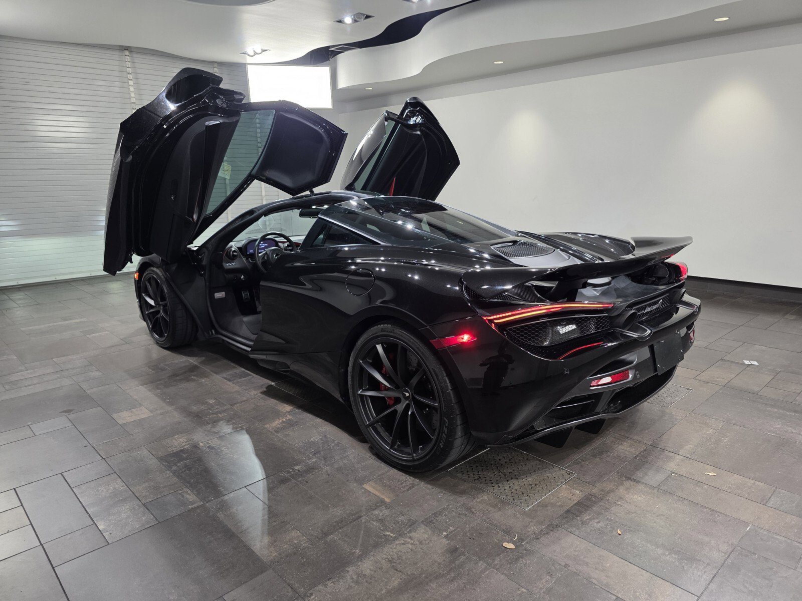 Used 2022 McLaren 720S Performance photo 22