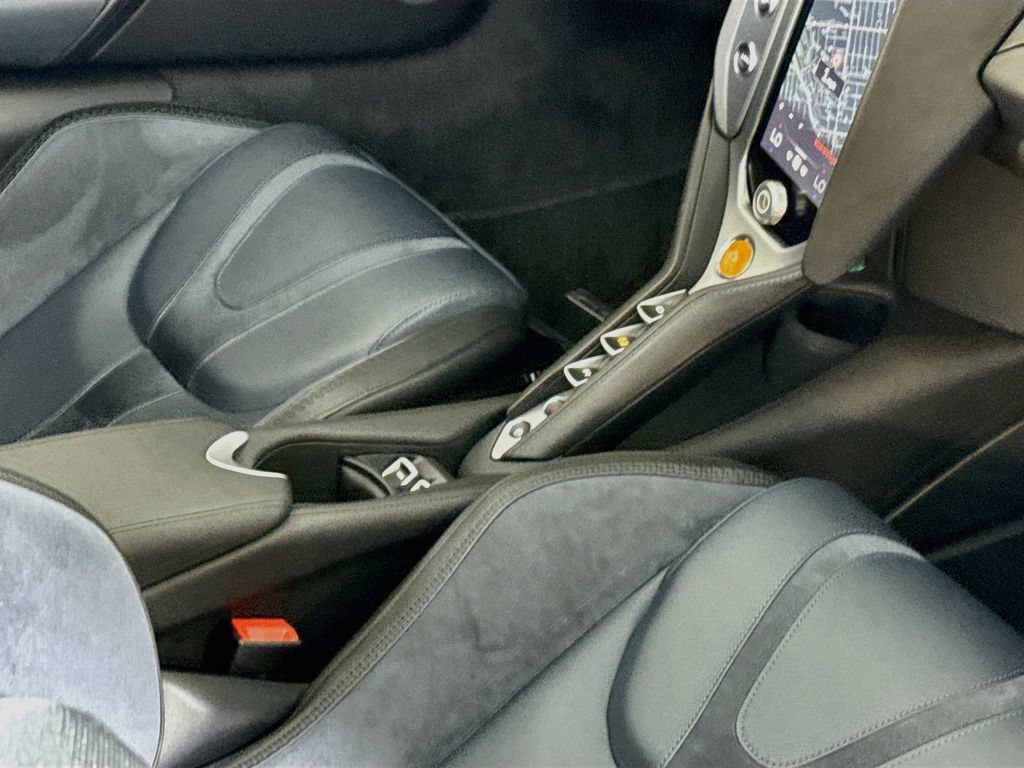 Used 2025 McLaren 750S Spider photo 18