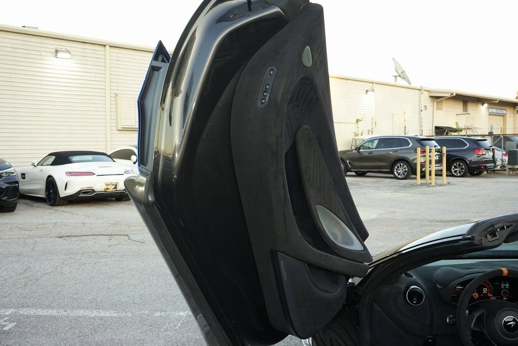 Used 2020 McLaren 600LT Spider photo 22