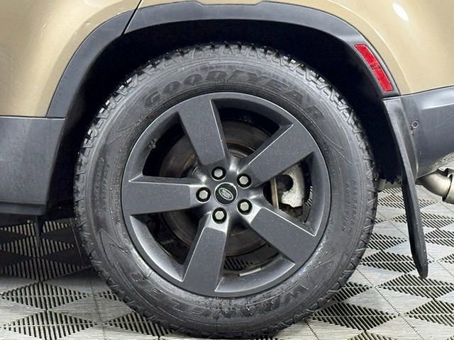 2024 Land Rover Defender 110 SE