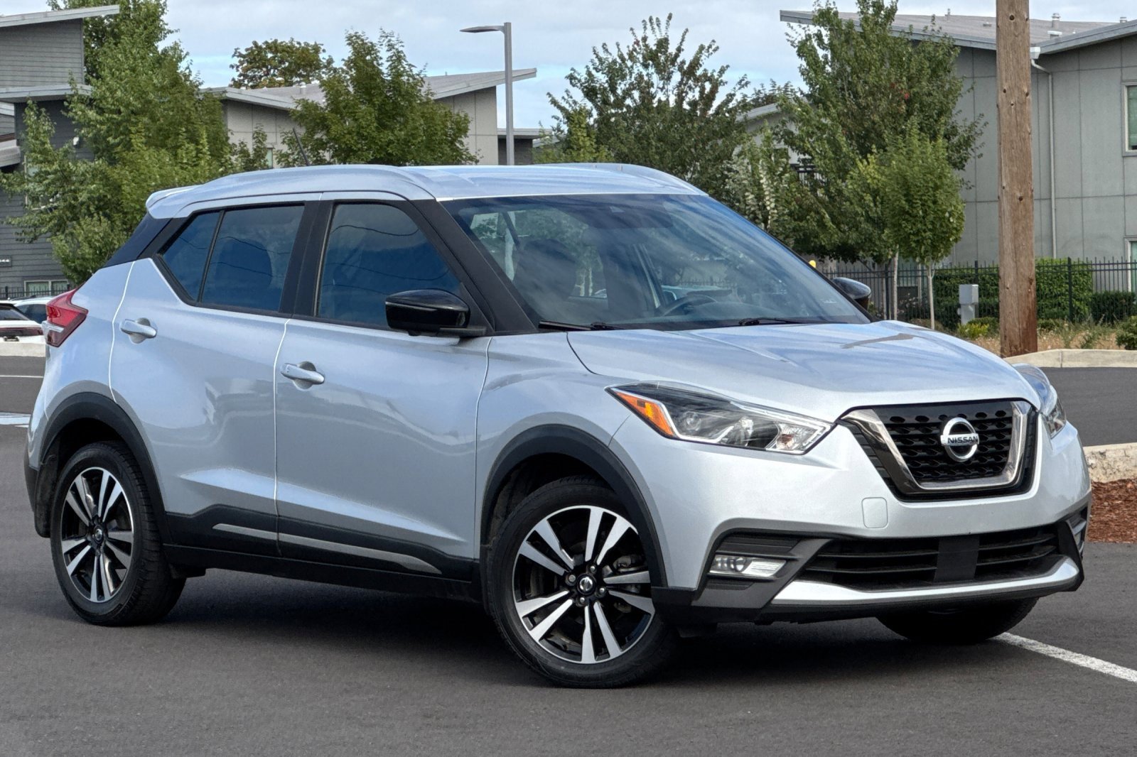 2020 Nissan Kicks SR
