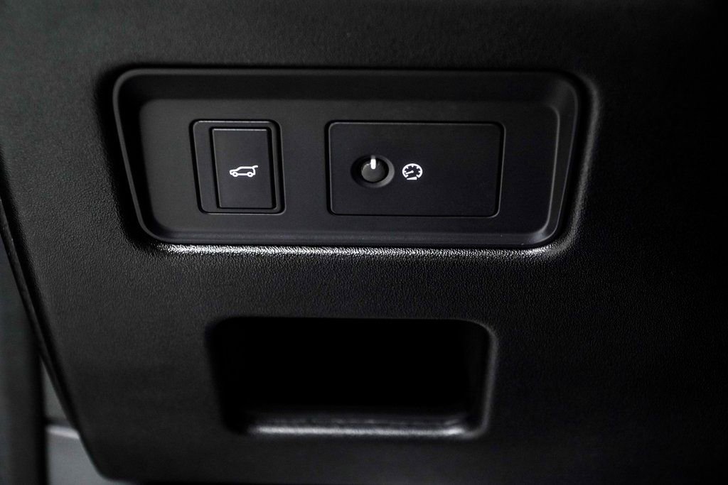 2025 Land Rover Discovery S