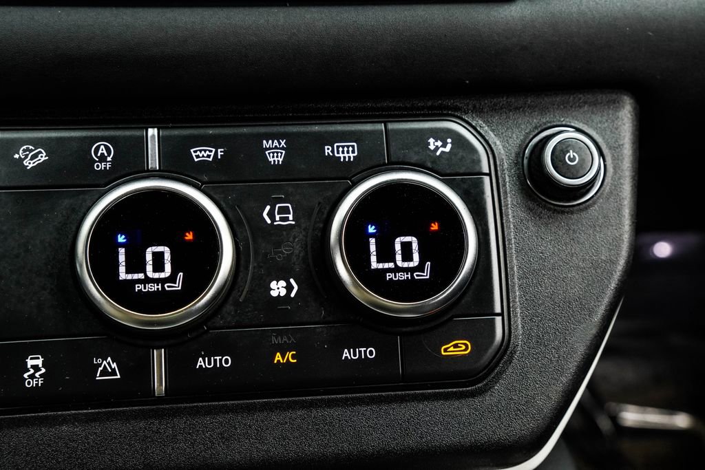 2025 Land Rover Defender 110 S