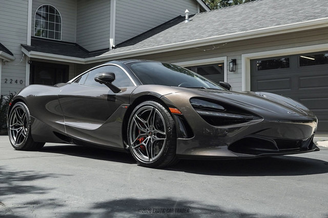 Used 2018 McLaren 720S Luxury photo 12
