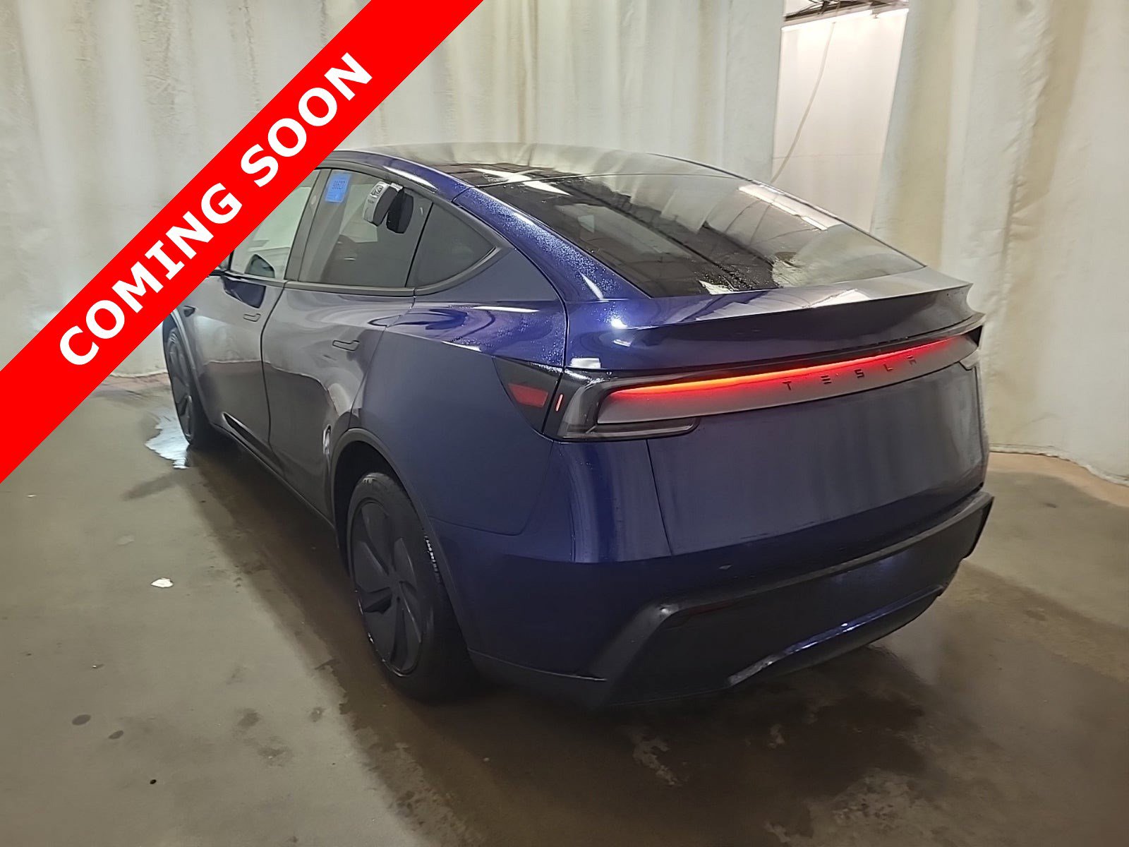 2026 Tesla Model Y 2WD