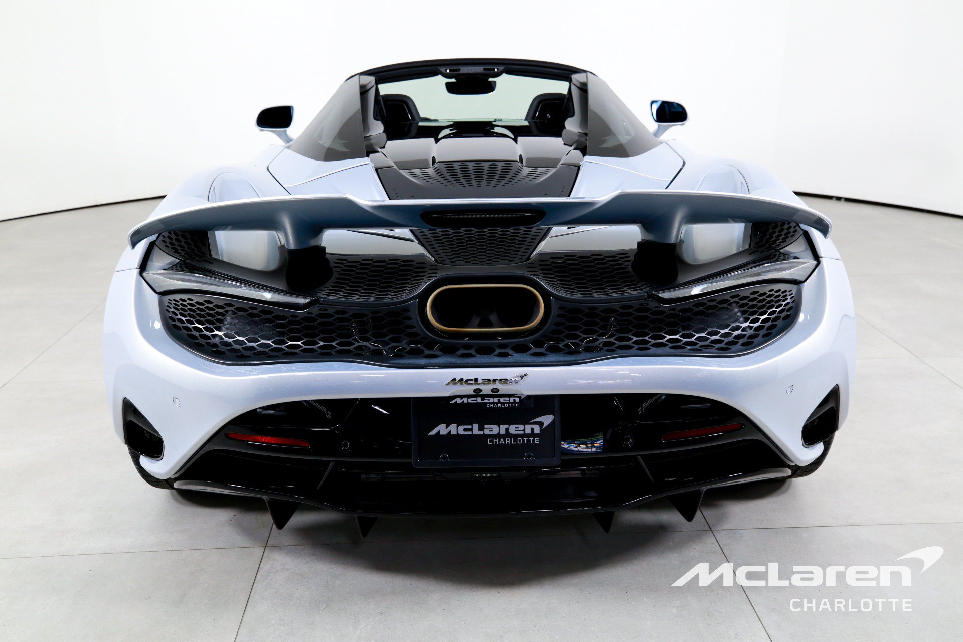 Used 2026 McLaren 750S Spider photo 9