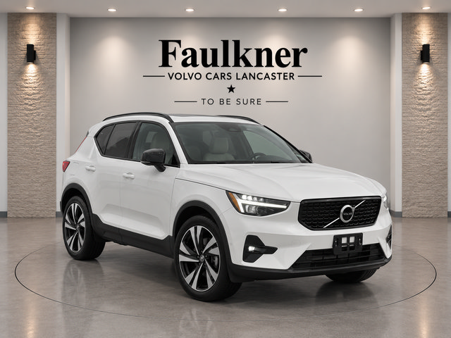 Used 2025 Volvo XC40 B5 Ultra