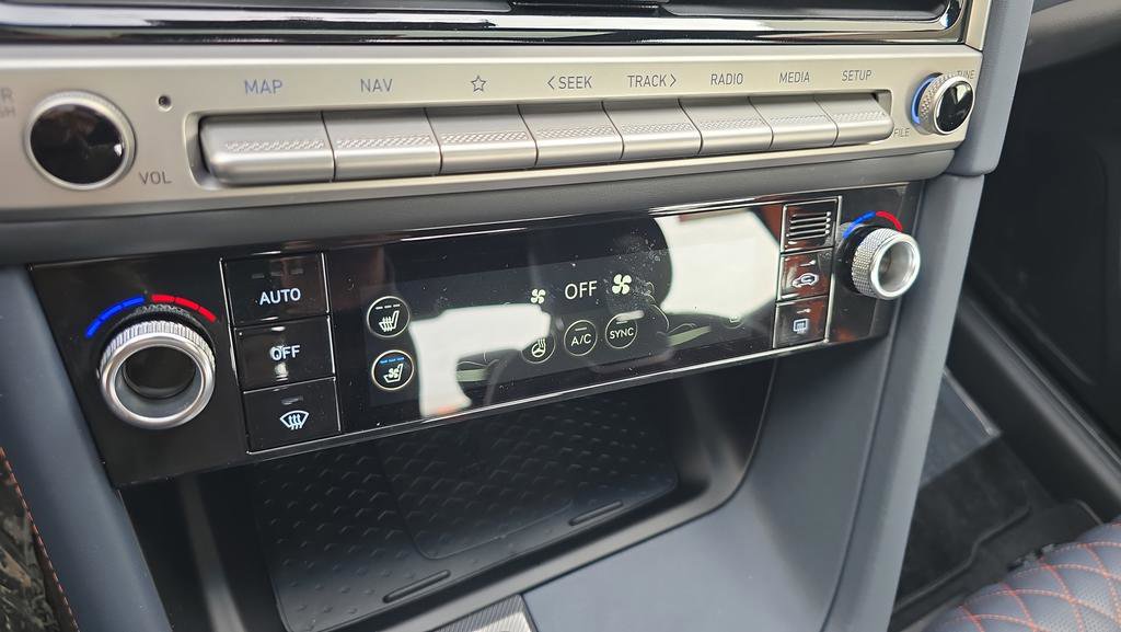 2026 Genesis G70 3.3T Prestige