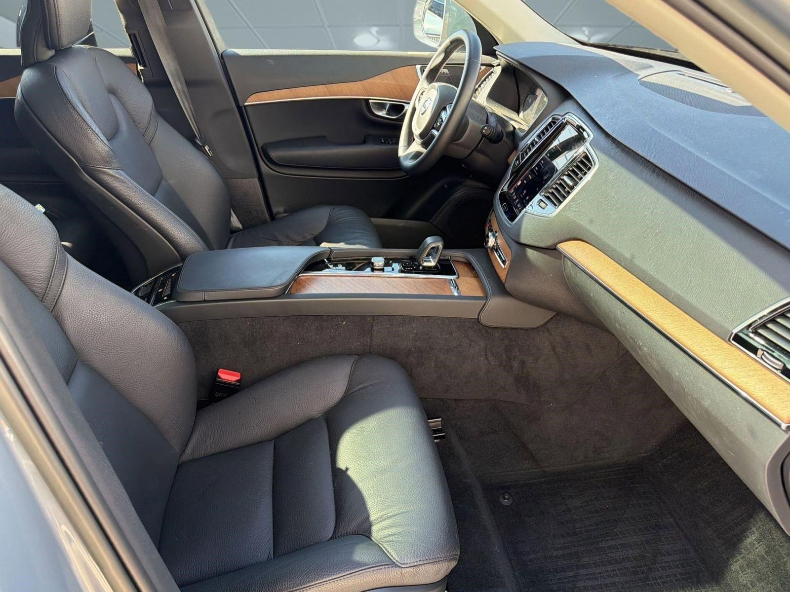 2023 Volvo Xc90 B6 Plus