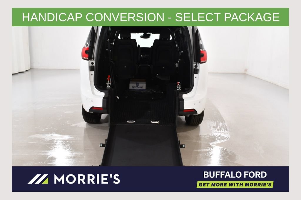 Used 2026 Chrysler Pacifica Select