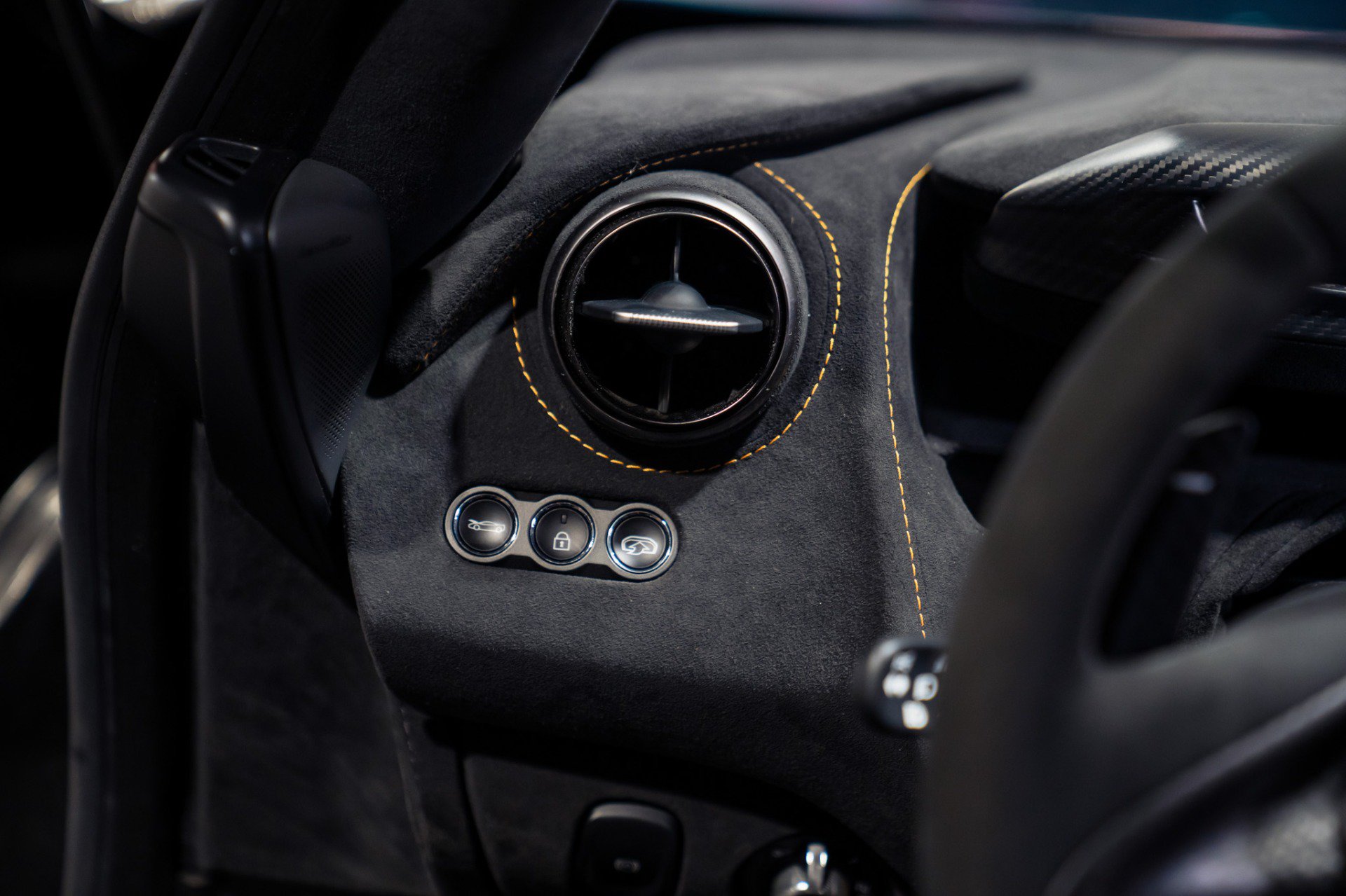 Used 2021 McLaren 765LT photo 55