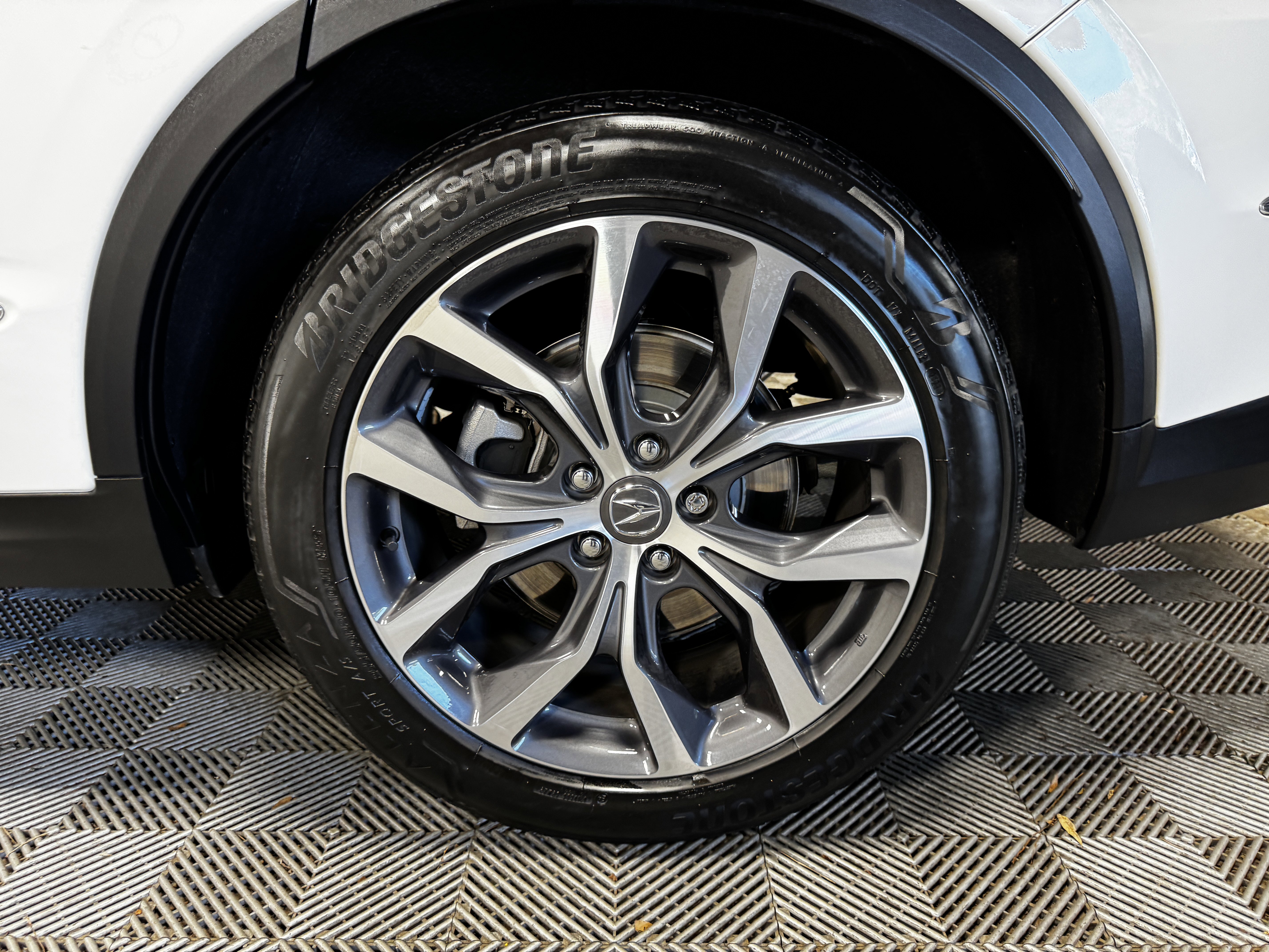 2023 Acura MDX FWD w/ Technology Package