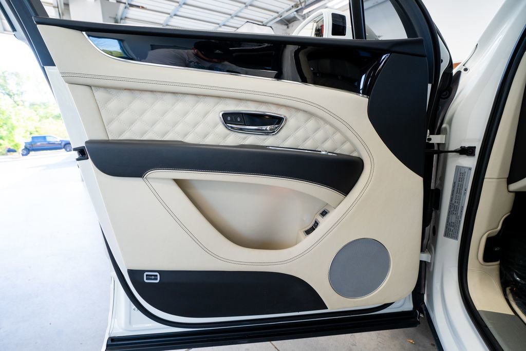 2021 Bentley Bentayga Plug-In Hybrid