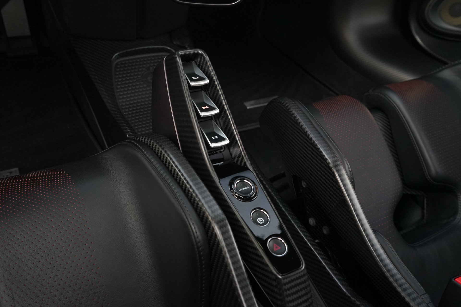 Used 2019 McLaren Senna photo 18